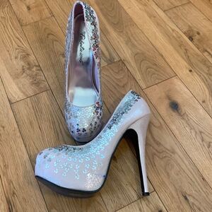 Fabulicious EUC pink with silver sequins platform high heels Size 6